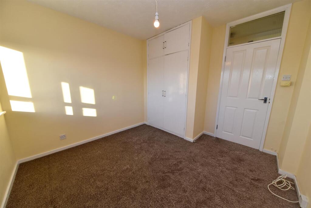 bedroom 2.JPG