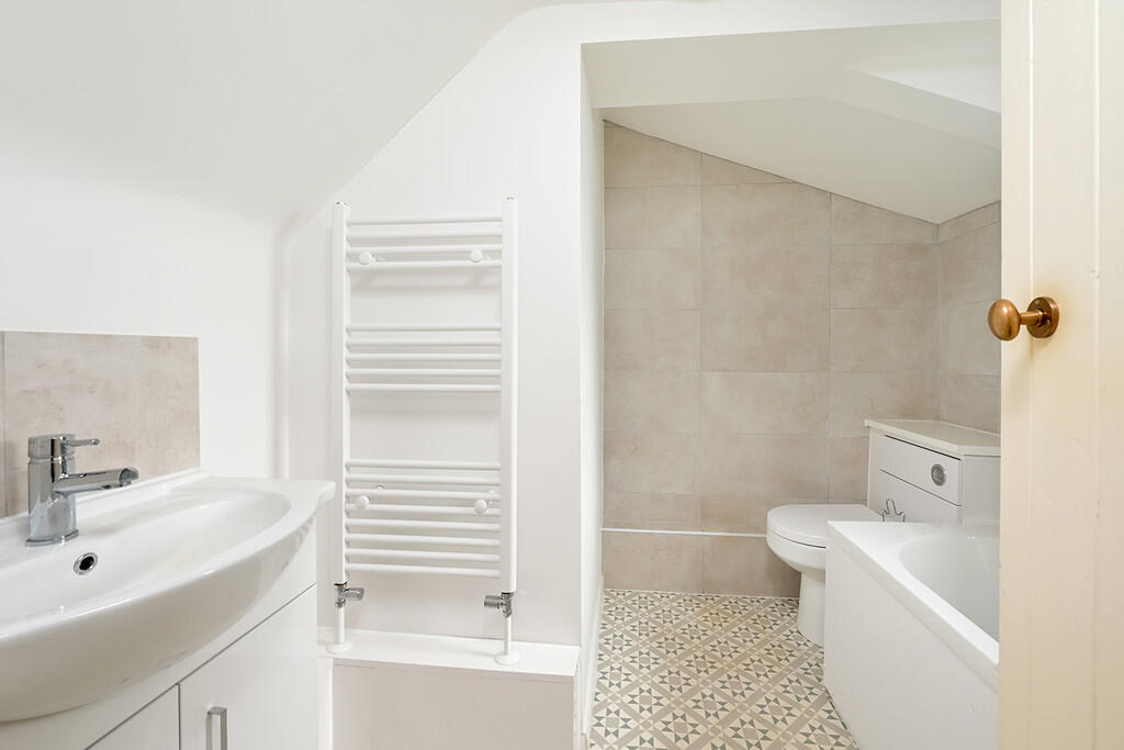 65 Frogmore Rd (6...