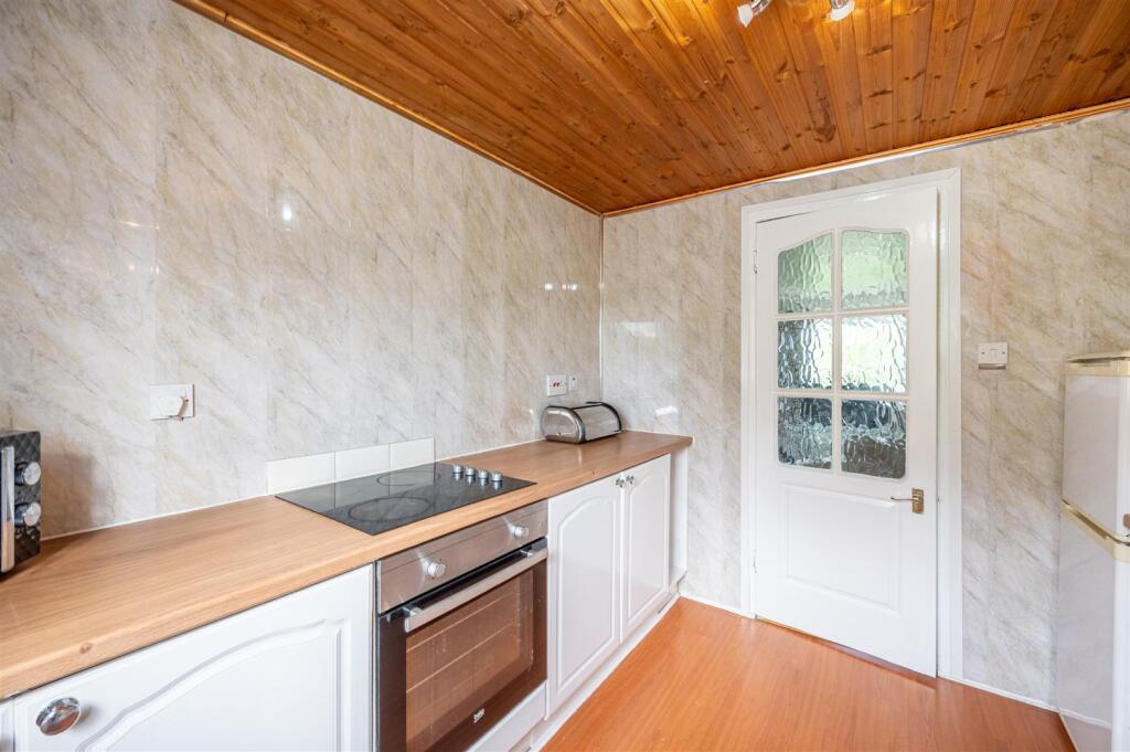 Kitchen (1).jpg