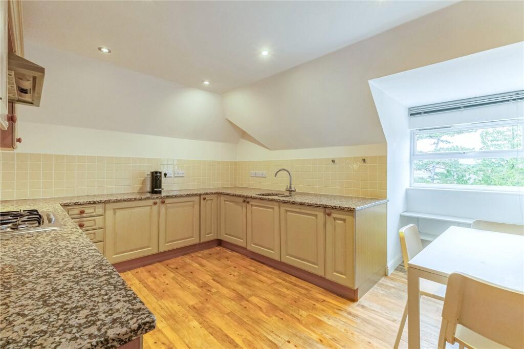 Kitchen/Dining