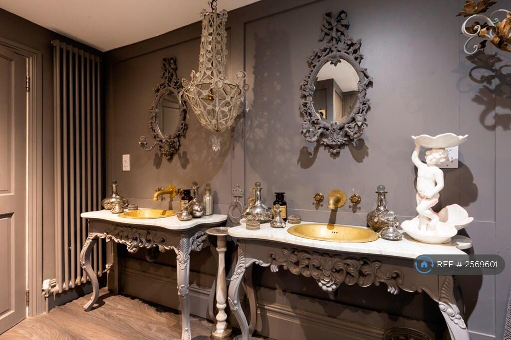 Lower Gr Fl Bathroom 