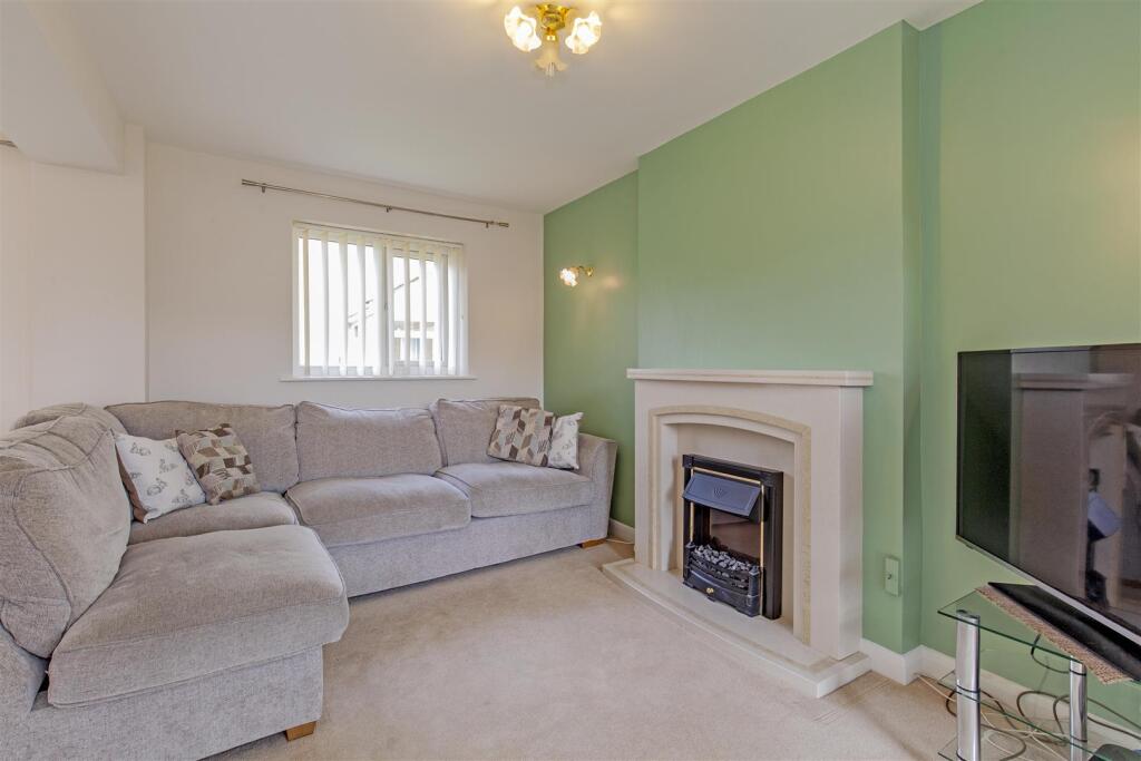 'L' shaped Reception Room