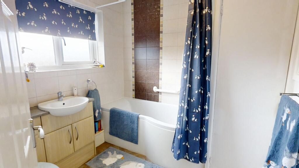 Brymers-Avenue-Portland-Dorset-UK-11262025_140116