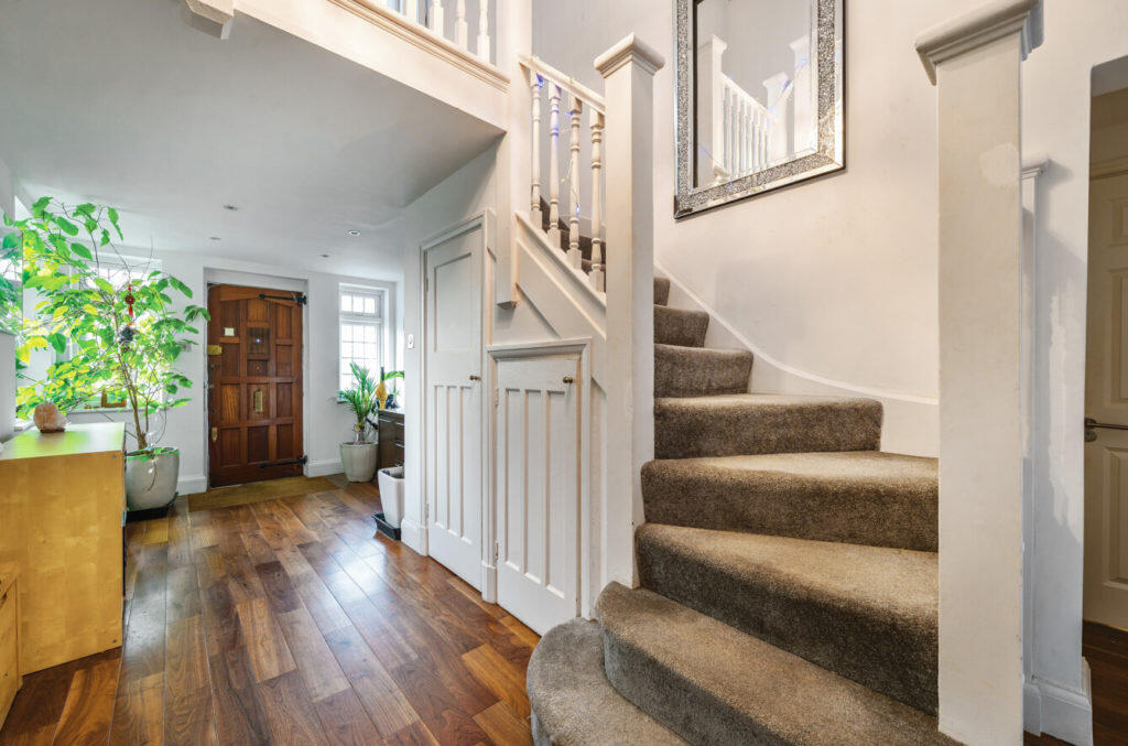 Corringway, Ealing, W5