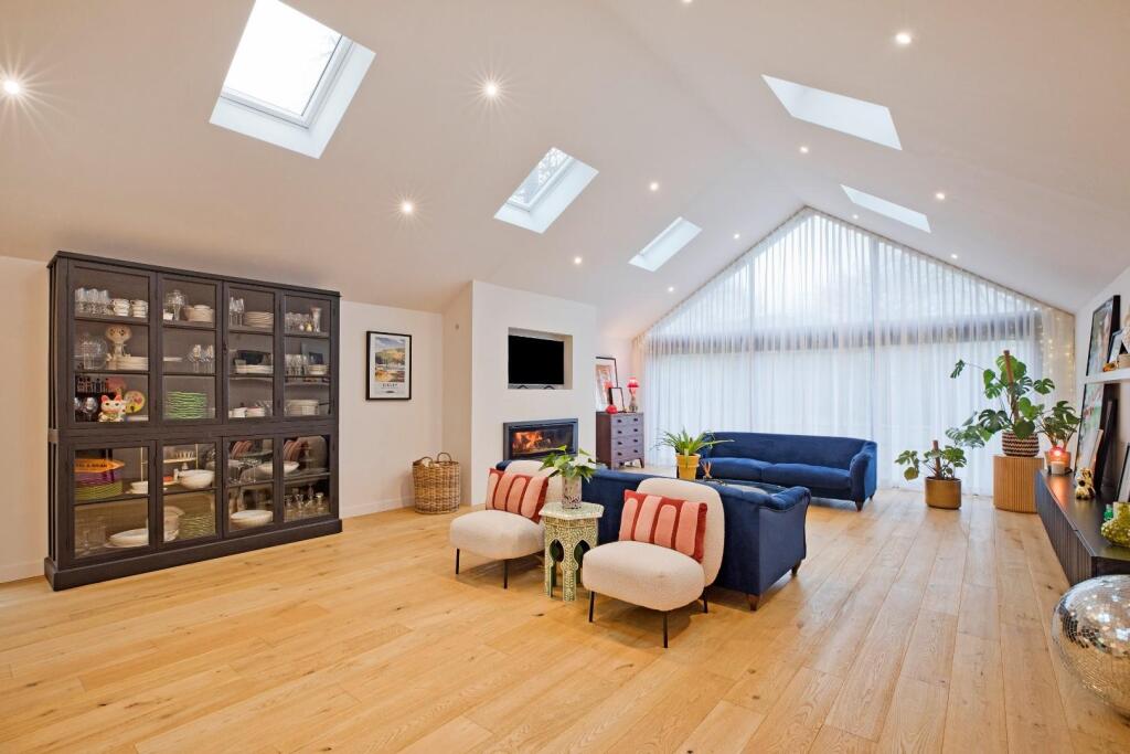 Living Area / Dining Kitchen