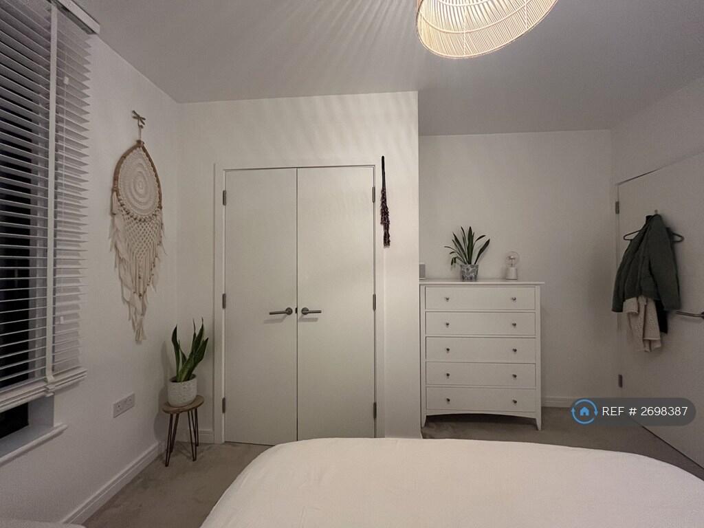 Ensuite Main Bedroom