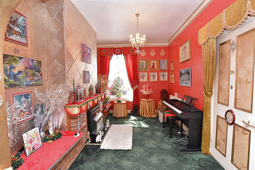 DINING ROOM PHOTO
