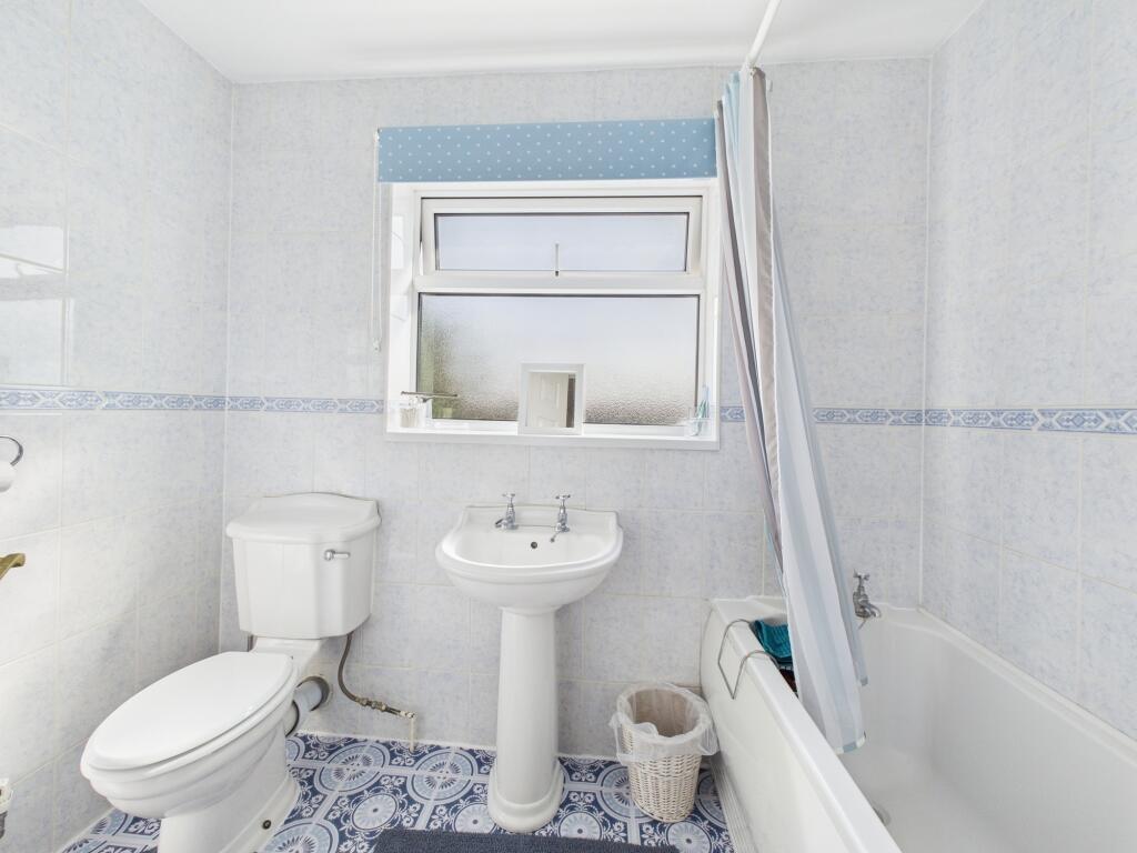 CAM04825G0-PR0006-STILL003