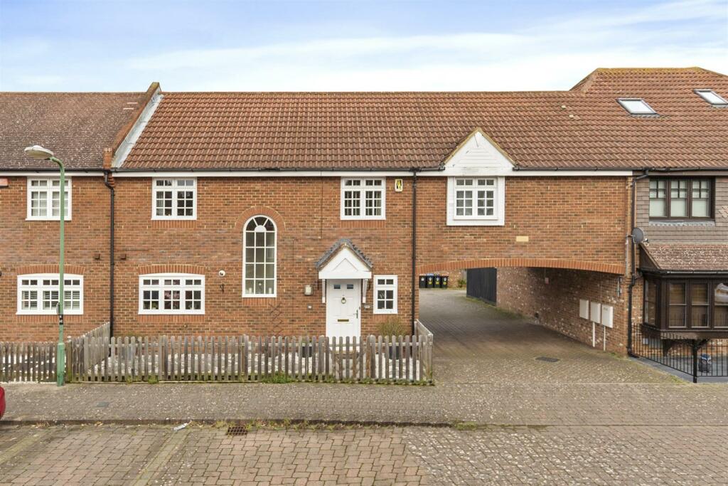 52GarwoodCresWeb03.jpg