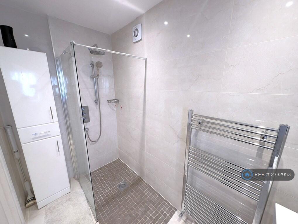 Downstairs Wet Room