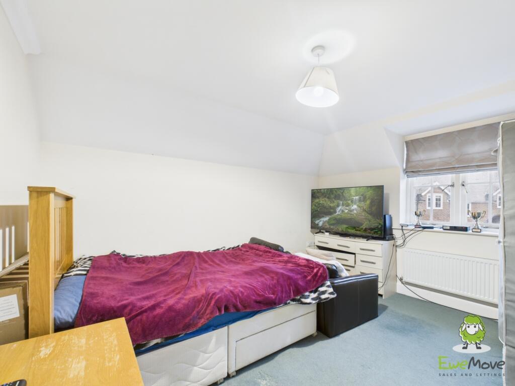 EweMove Estate Agents Basingstoke - Garrett Court 
