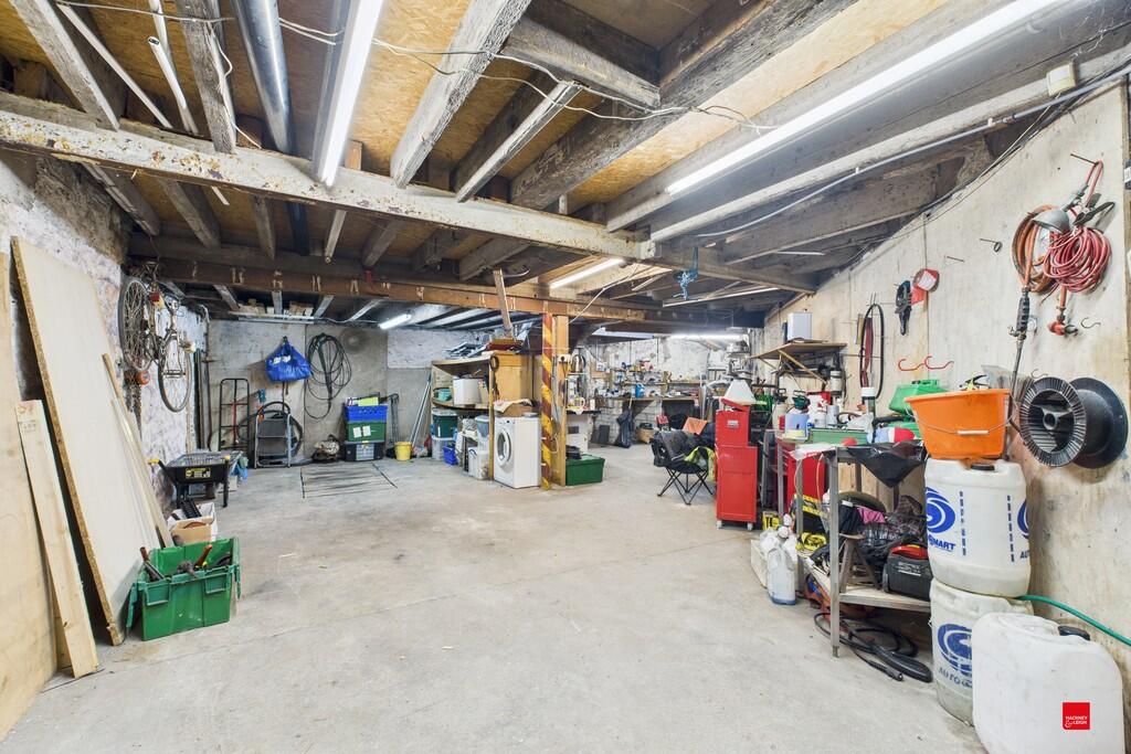Garage / Workshop