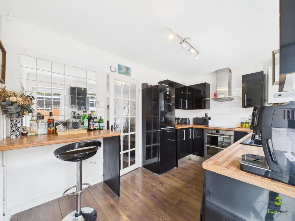 Presented by Clinton at EweMove Bexleyheath and Da