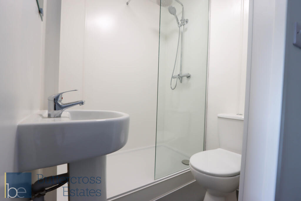 Bedroom 5 Ensuite