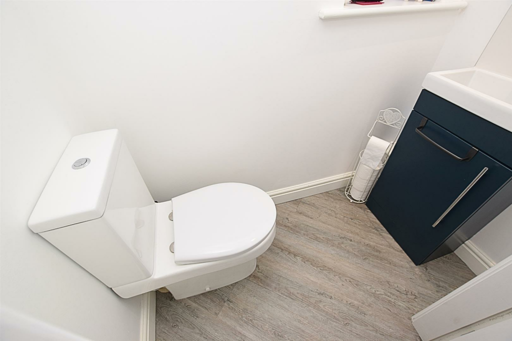 CLOAKROOM/WC