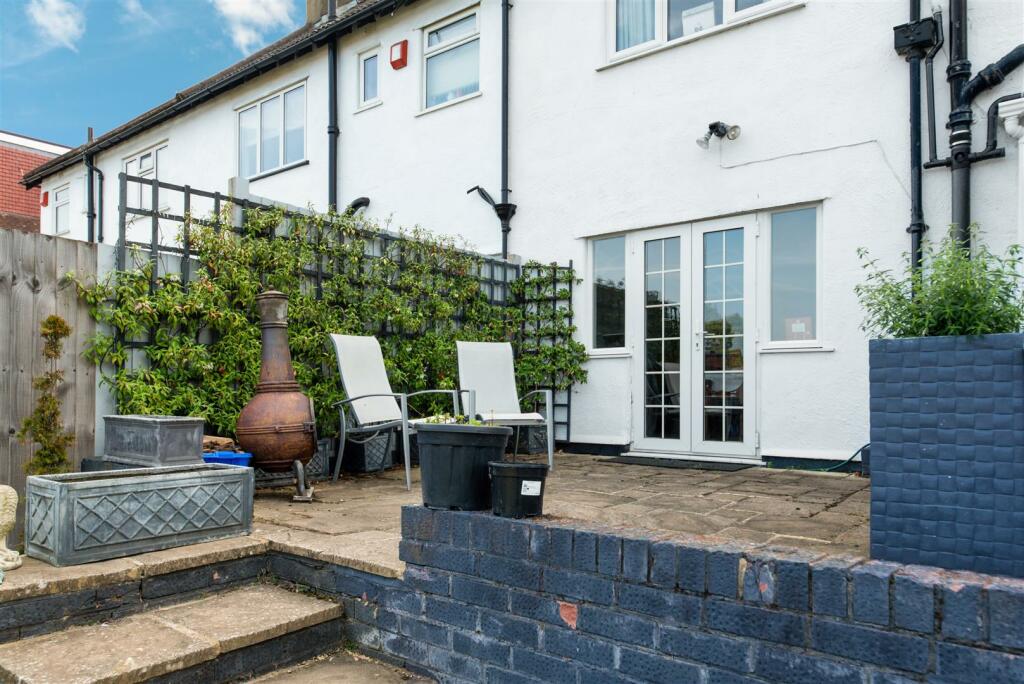 SANDERSFIELD ROAD,31-94.jpg