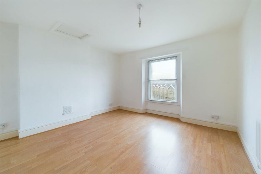Flat 4, 41 Redland Road, Bristol BS6 6AG | Leaseho