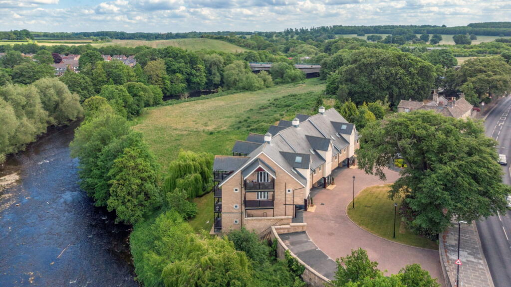 Wetherby, Bridge End, Boston Road, LS22