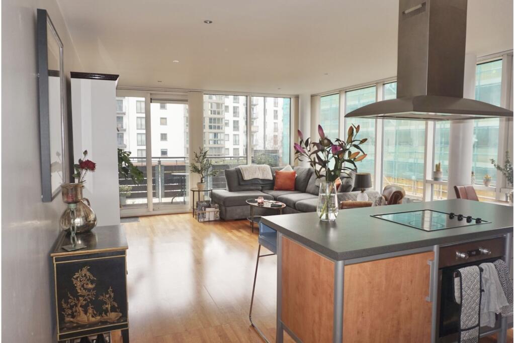 Lounge / Kitchen