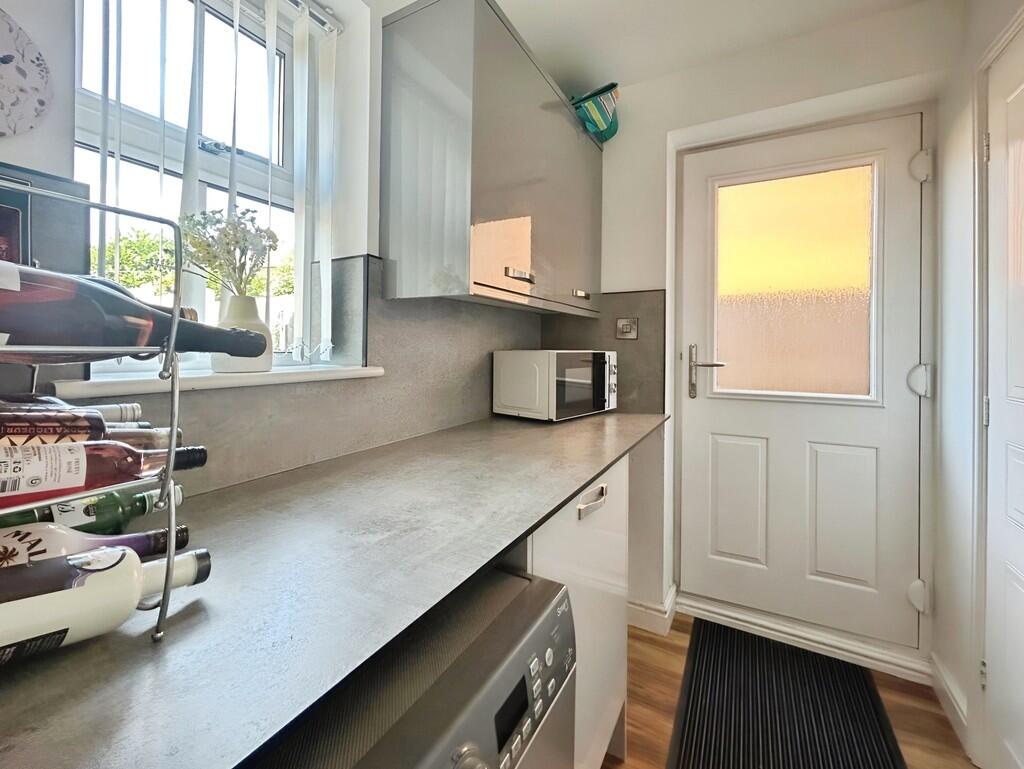 45fde4dd-WhatsApp...