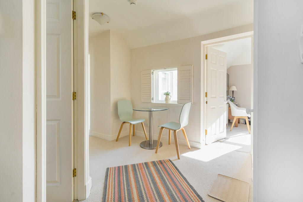 Entrance/Dining H...