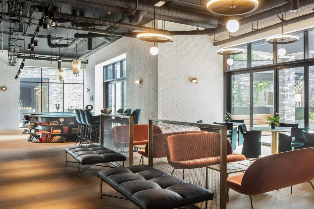 Lobby lounge