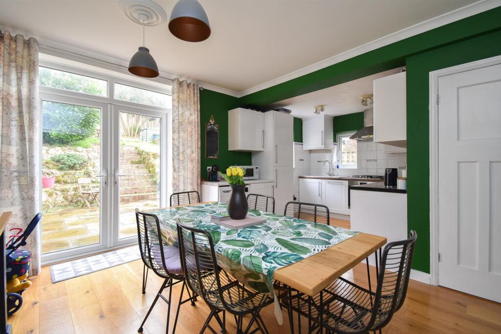 Dining room/kitchen