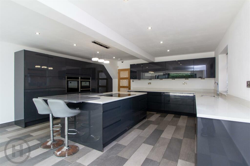 Kitchen Family Room (14).jpg