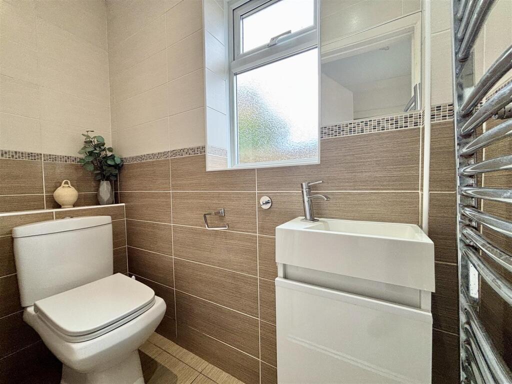 Cloakroom/WC