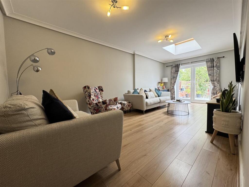 IMG_1927 (Large).JPG