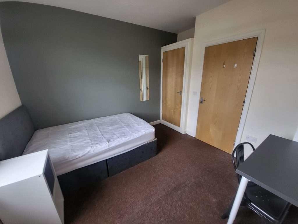 Flat_2_498_Glossop_Road