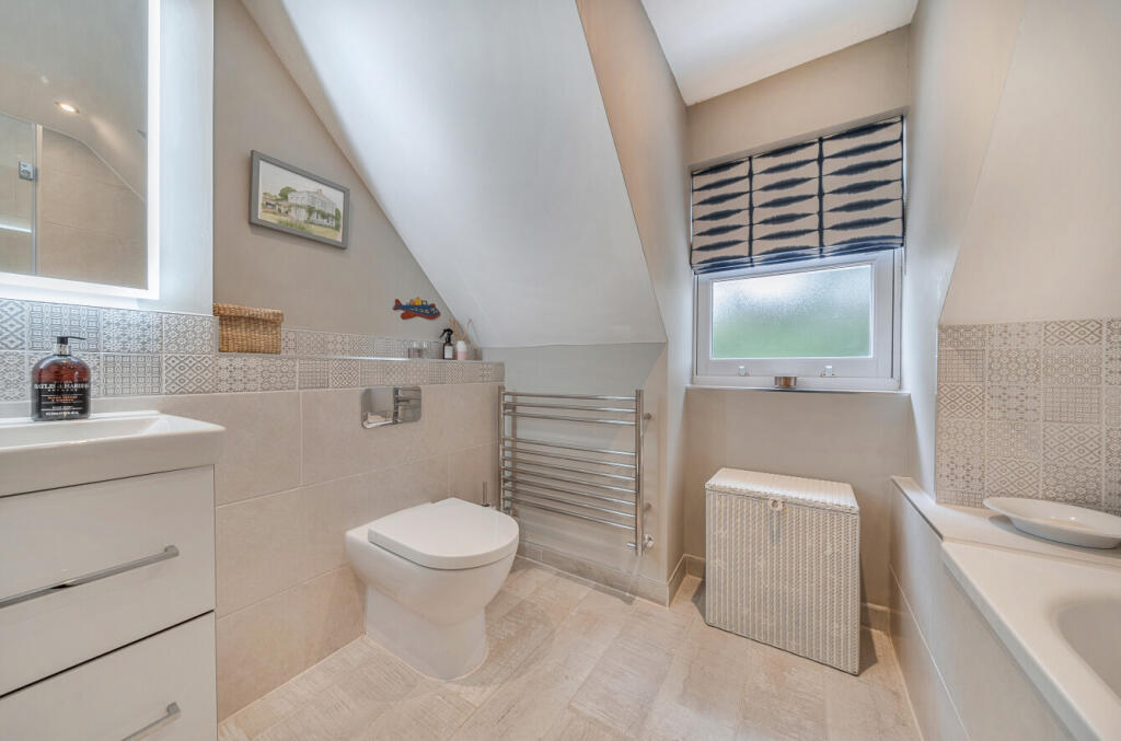 1300378-18-685d78...