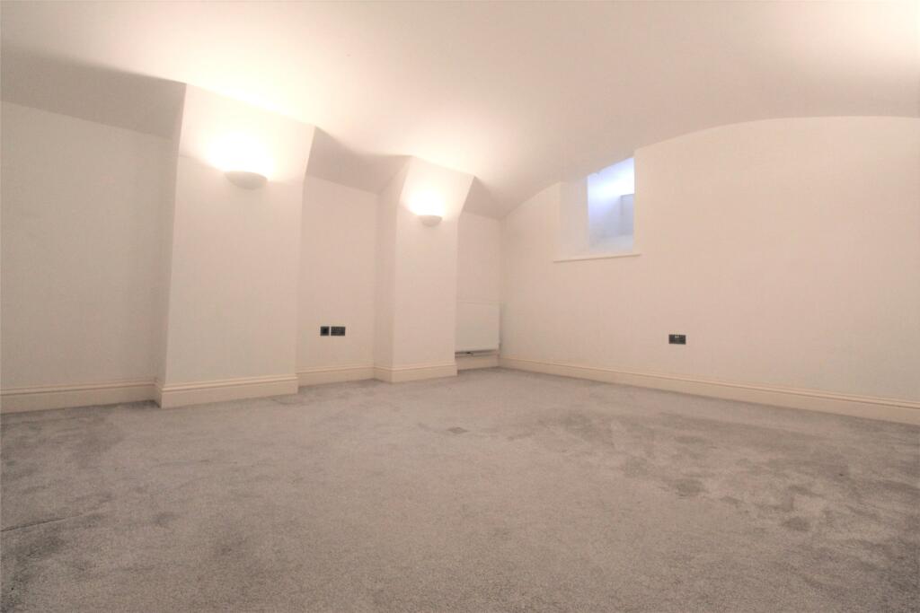 Large Bedroom