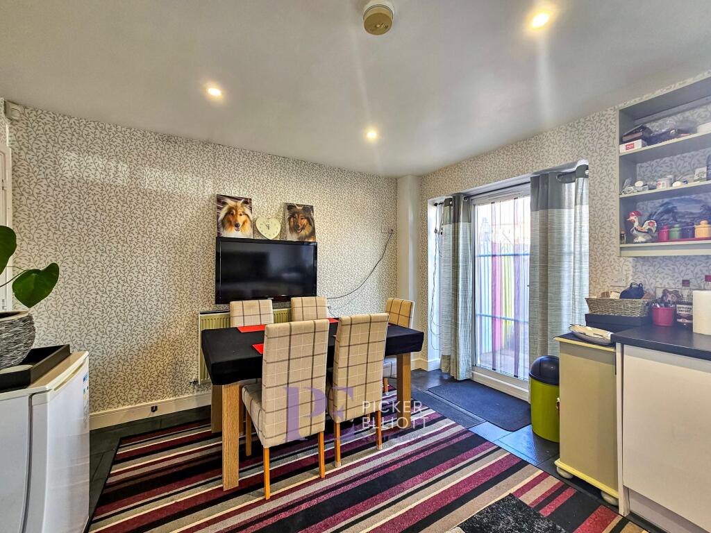 Kitchen dining room