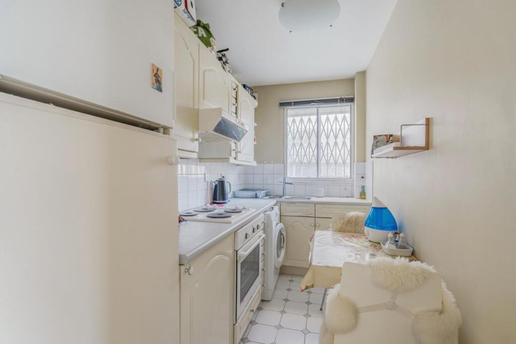 Kitchen Pic 2