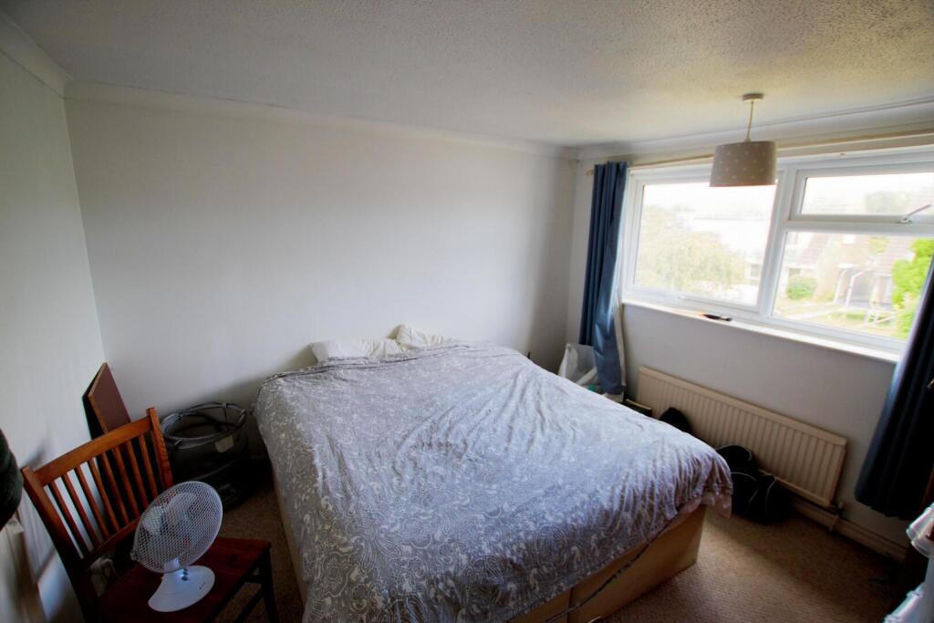 Bedroom 1.JPG