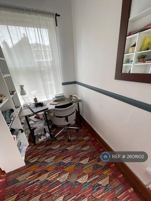 Study Desk In Bedroom