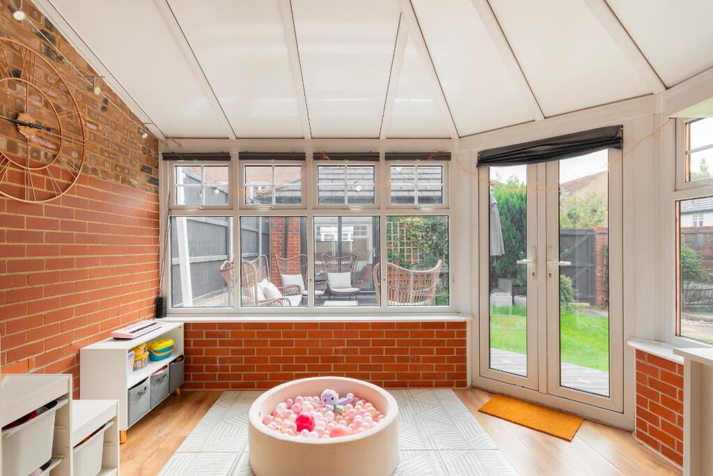 0S4GASG - Conservatory C.jpg