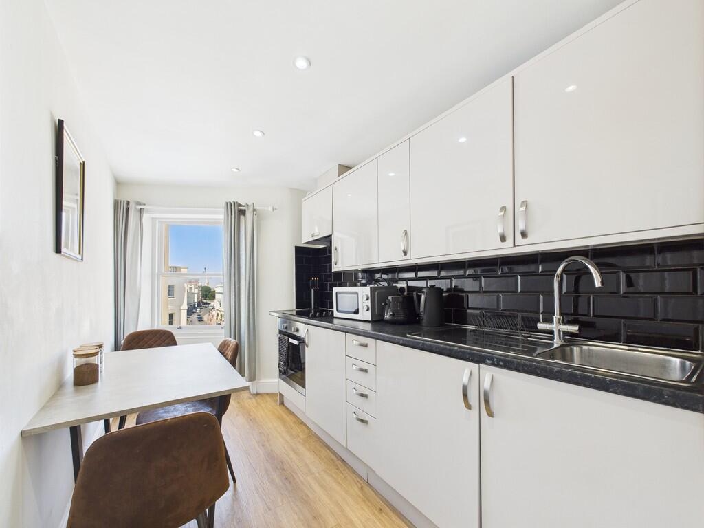 CAM03519G0-PR0334...