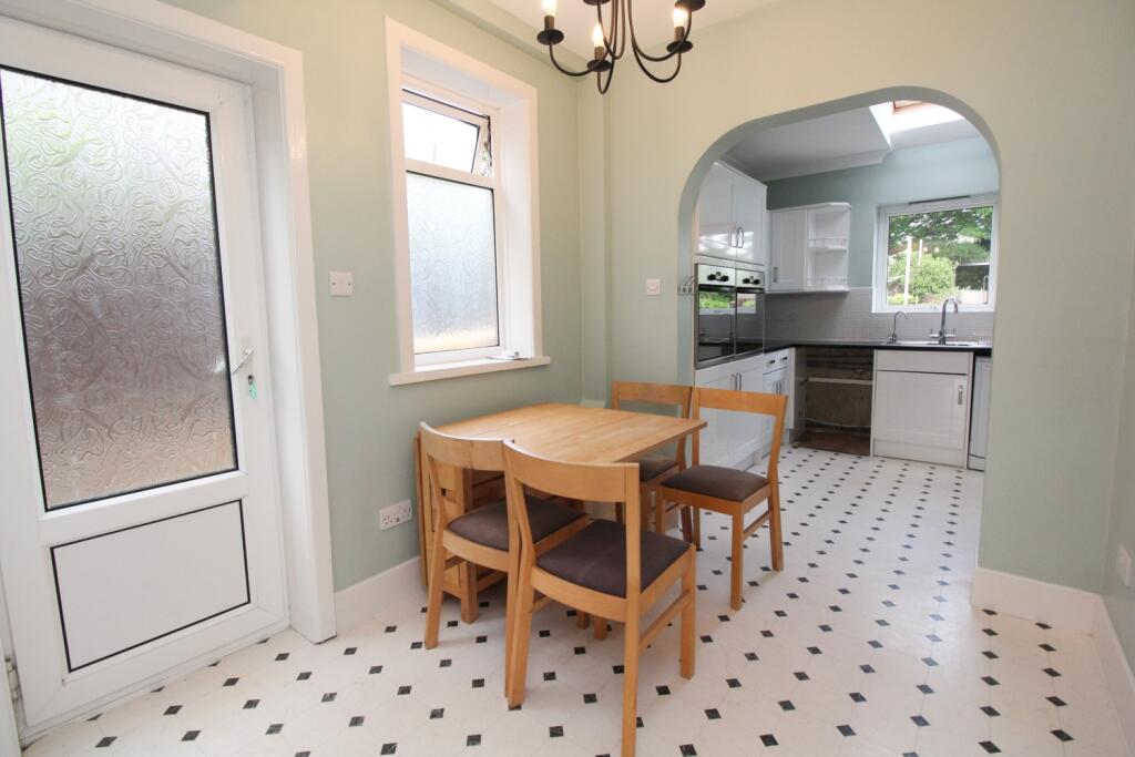 Kitchen Dining Area