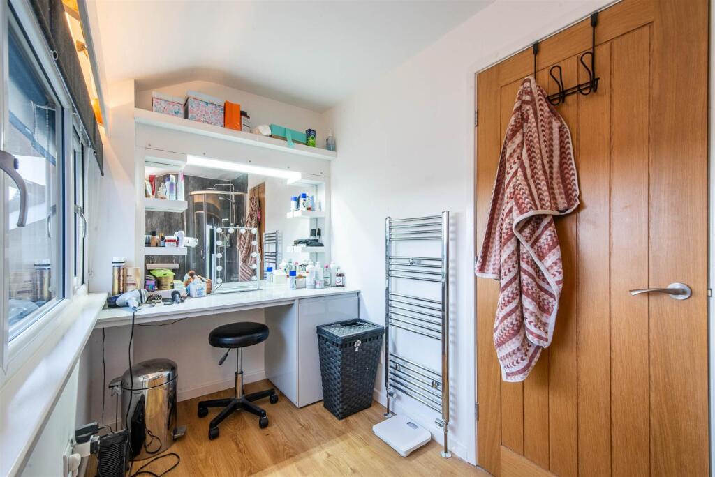 Ensuite/Dressing Room