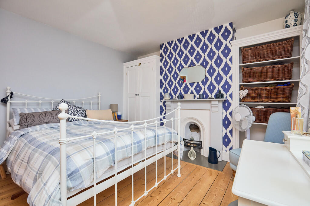 Edward Knight 202...