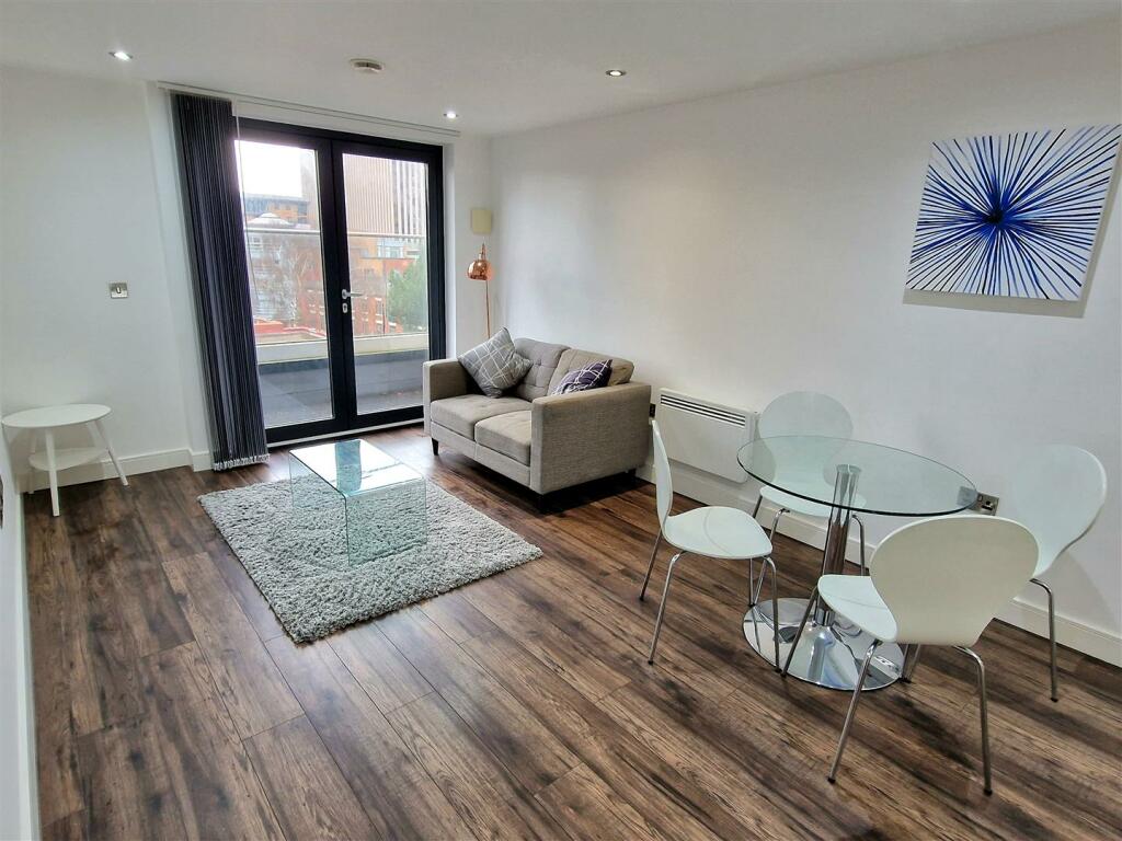Lounge.jpg