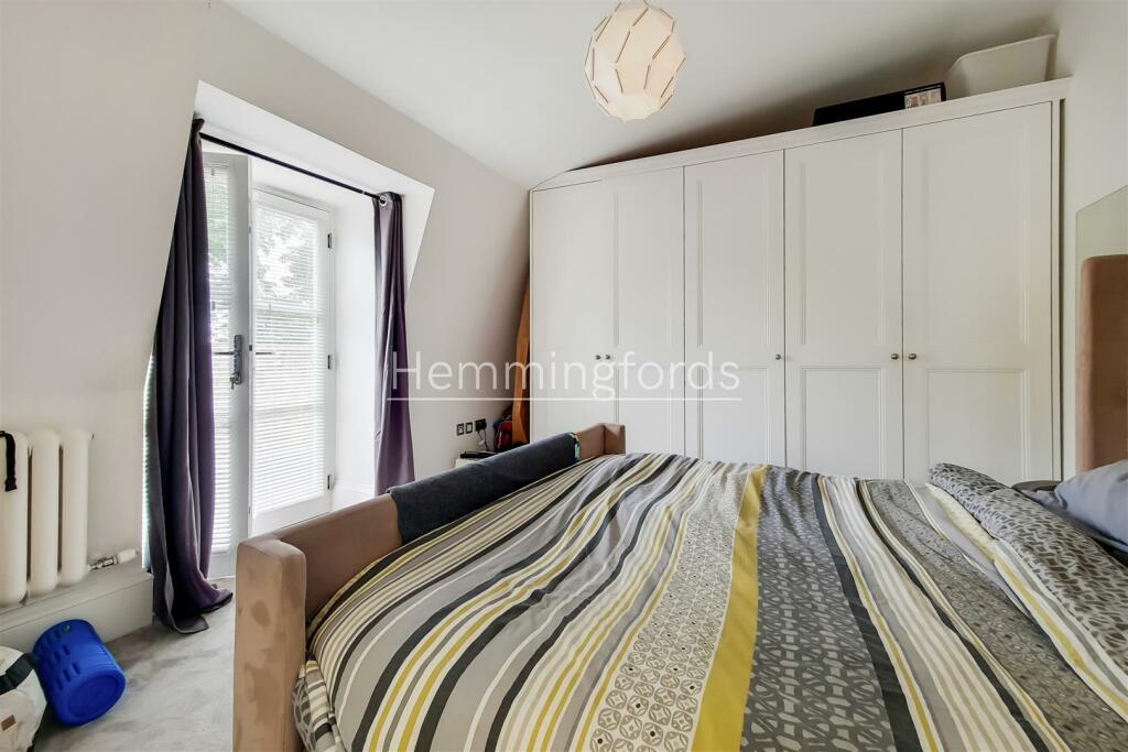 3_Main Bedroom-2.jpg