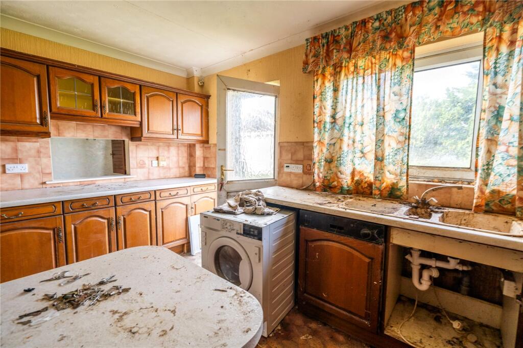 Kitchen (2)