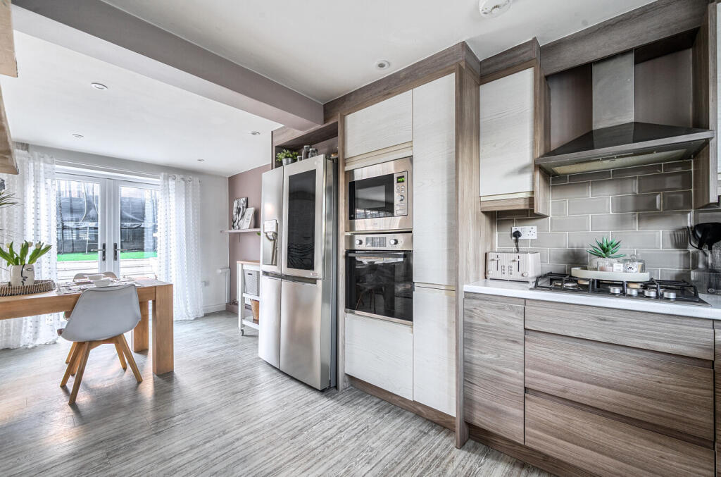 1382641-22-6925c5...