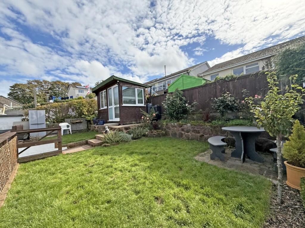 Belle Vue Avenue 9 - Garden 2...jpg