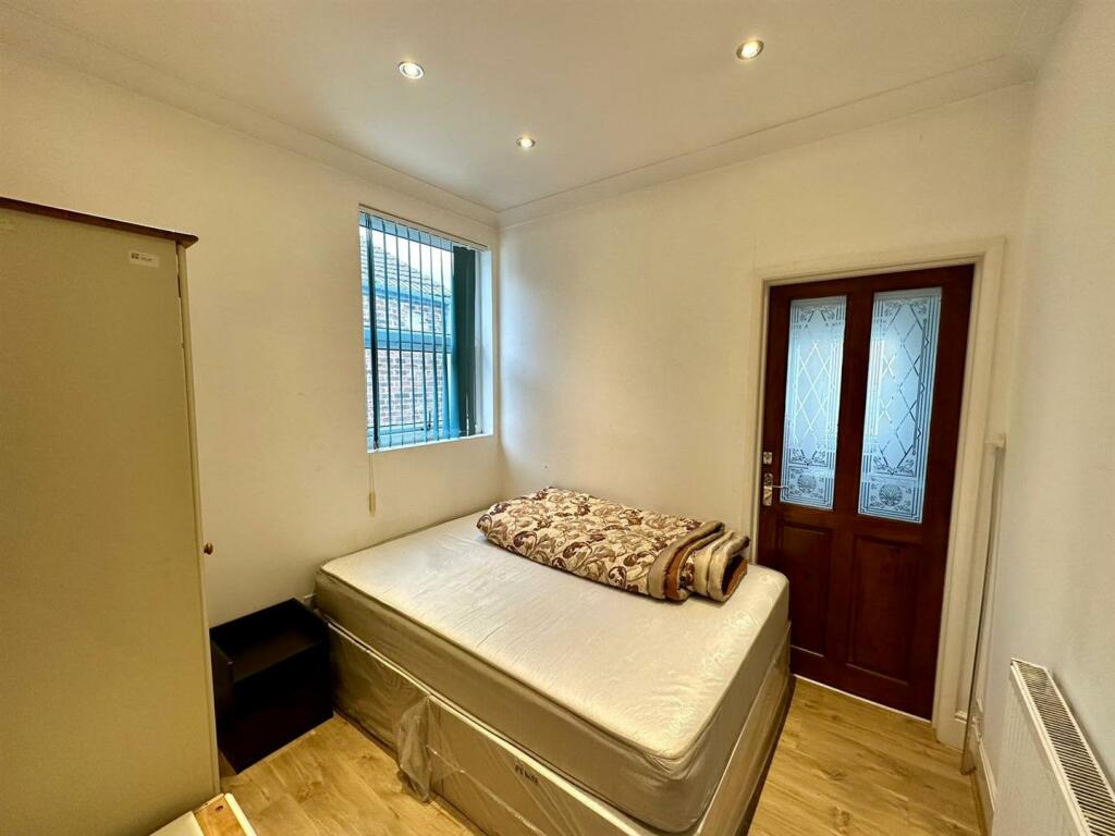 Bedroom 1.jpeg