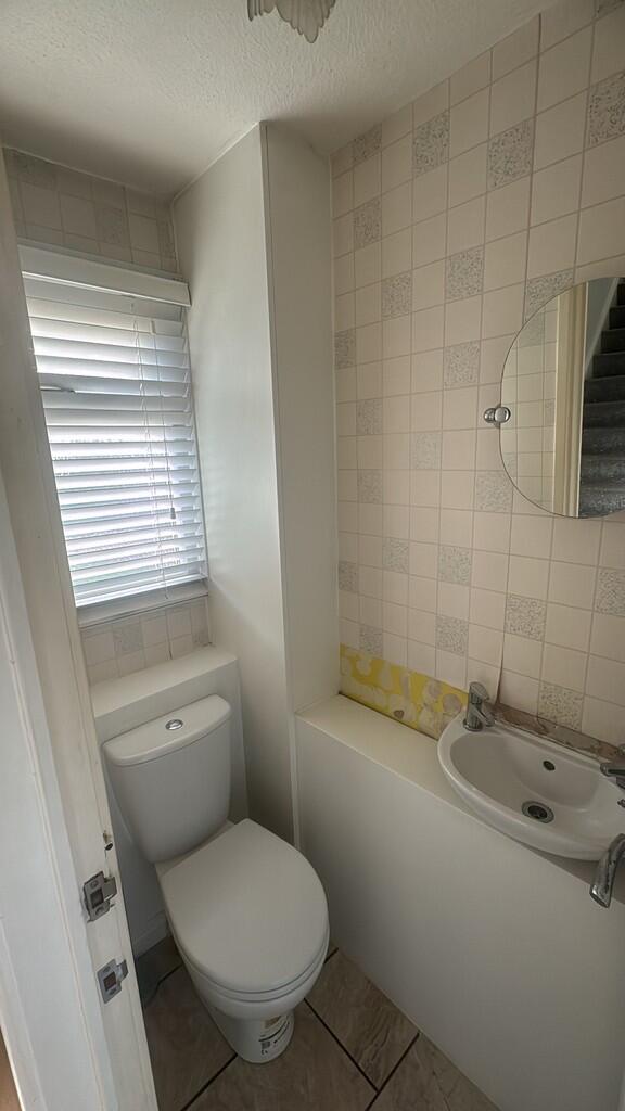 thumbnail_A45A9DE...