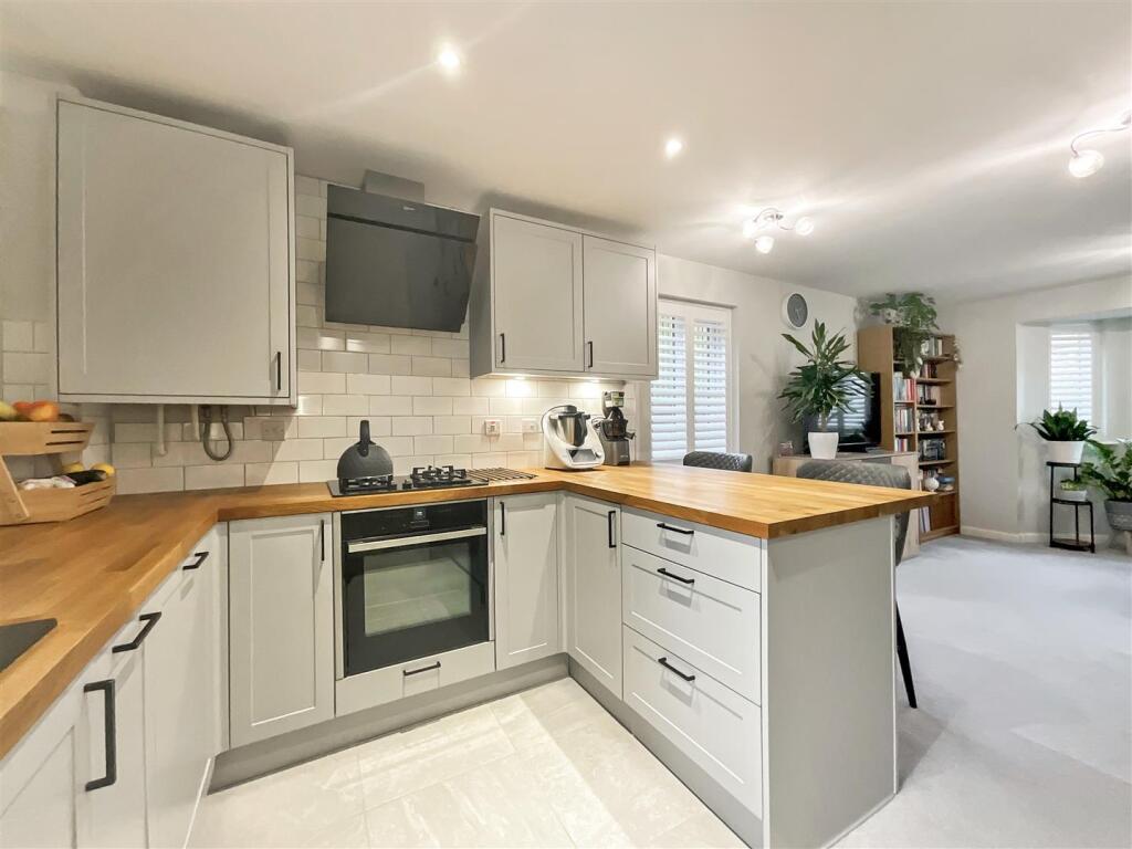 Lounge / Kitchen / Diner